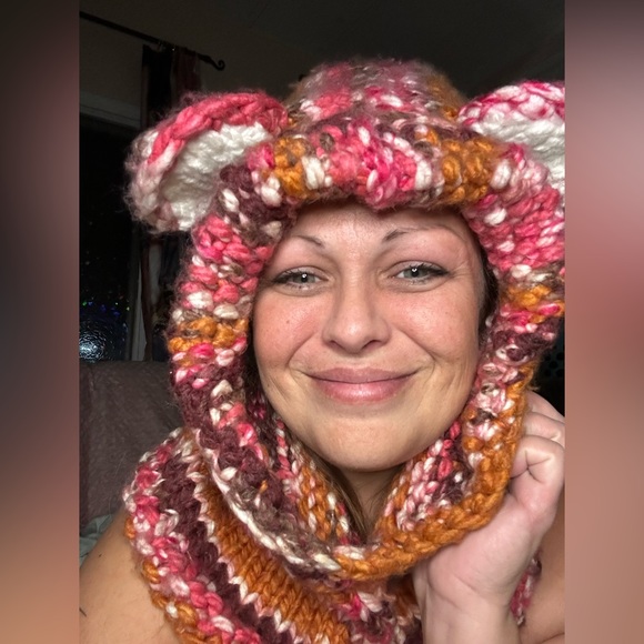 Hand made knitted cowl with ears and matching toque. Mom and me look! - Picture 5 of 6